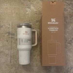 Stanley White and Silver Flowstate Tumbler